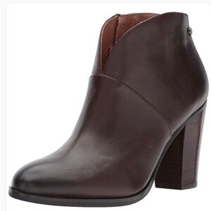 206 Collective Dark Brown leather Ankle Booties